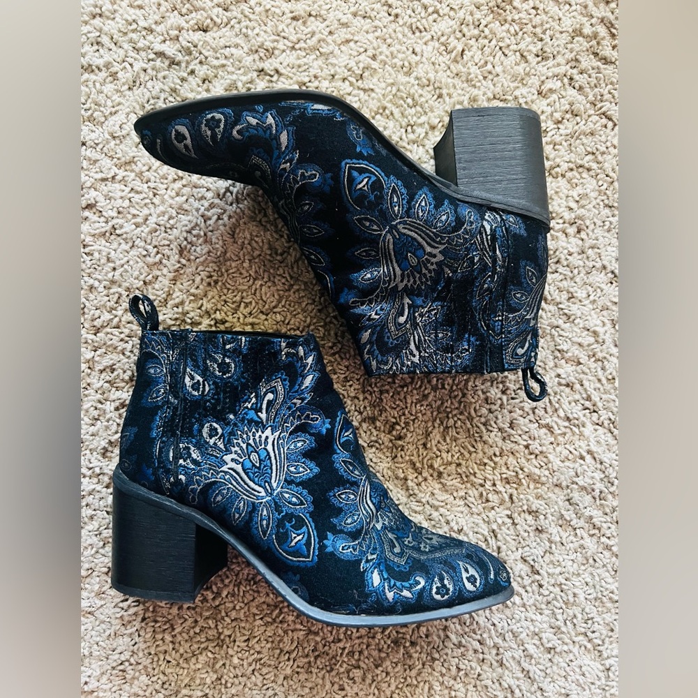 Jeffrey Campbell Blue Metallic Brocade Ankle Boots Block Heel Sz 6